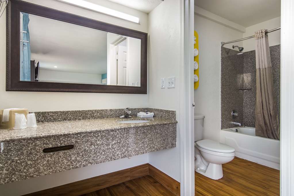 Motel 6 Pensacola N.A.S. - photo 21
