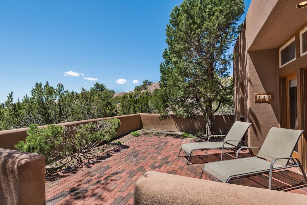 Acoma Majestic Views Near the Santa Fe Opera and Four Seasons in Tesuque - photo 16