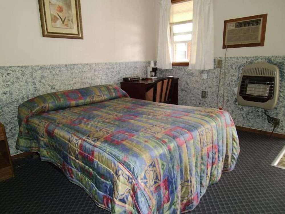 Hillsboro Inn & Suites - photo 3