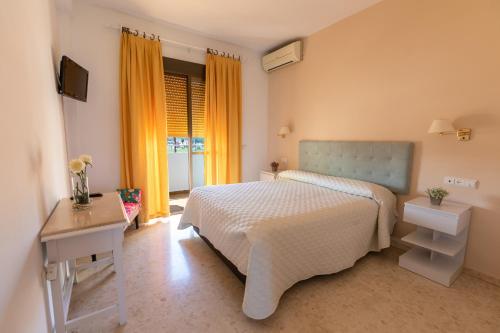 Hostal San Luis — Almodovar Del Rio — photo 2