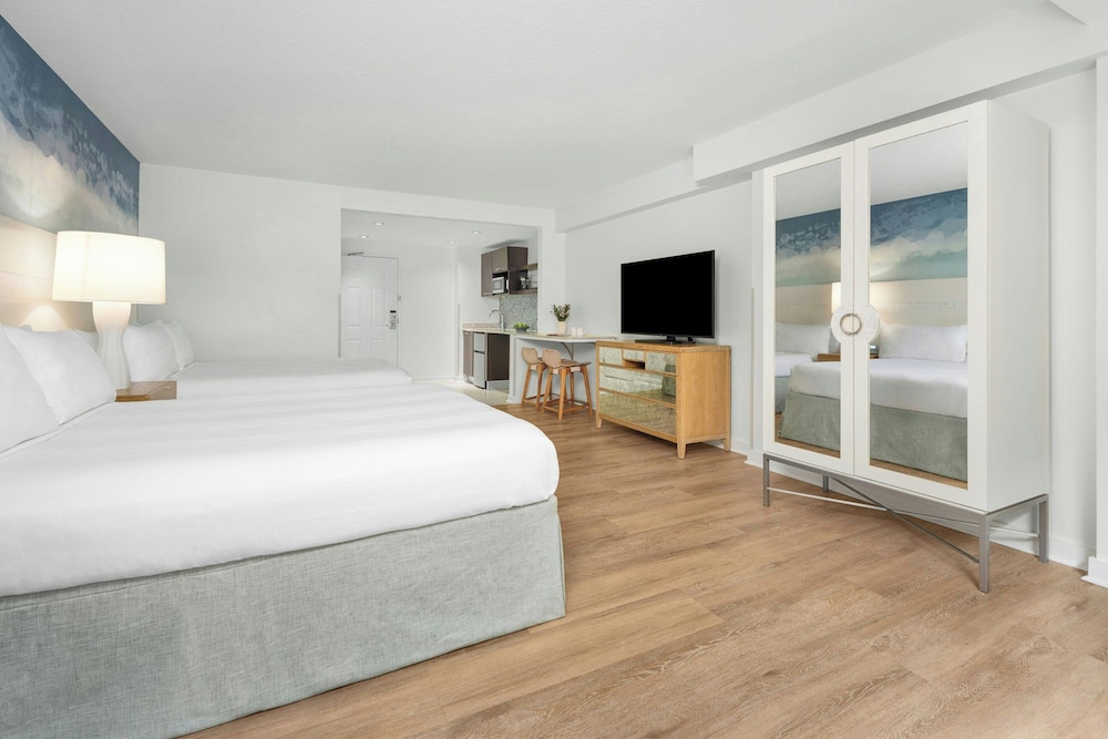 Marriott Vacation Club South Beach - photo 10