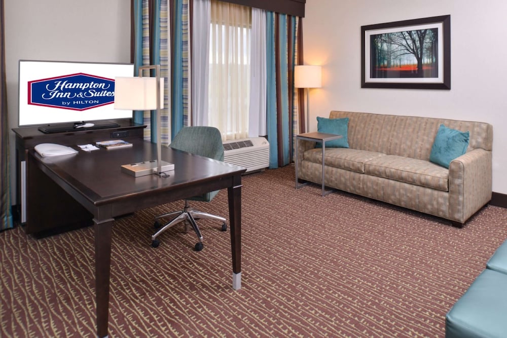 Hampton Inn & Suites Bend - photo 12