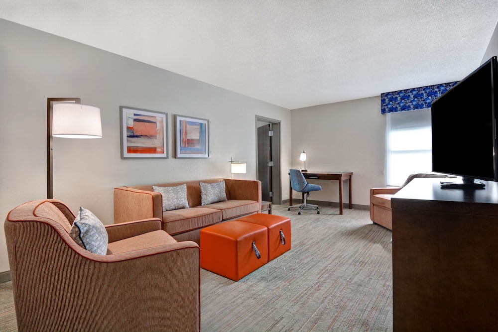 Hampton Inn Greenwood - photo 20