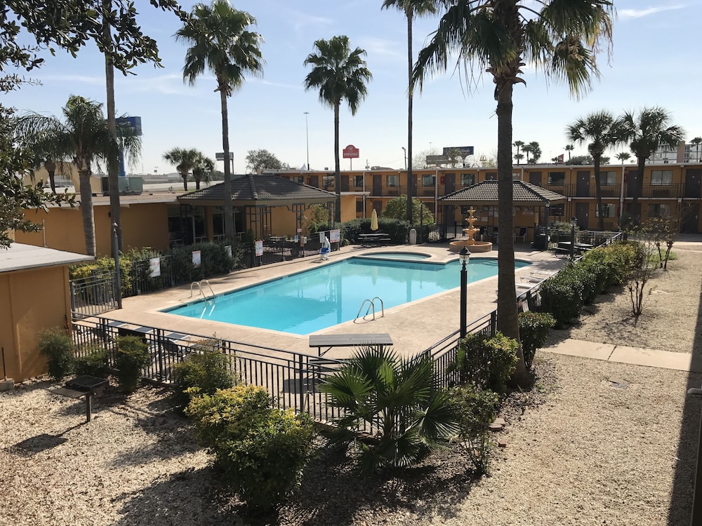 Americas Best Value Inn Laredo - photo 24