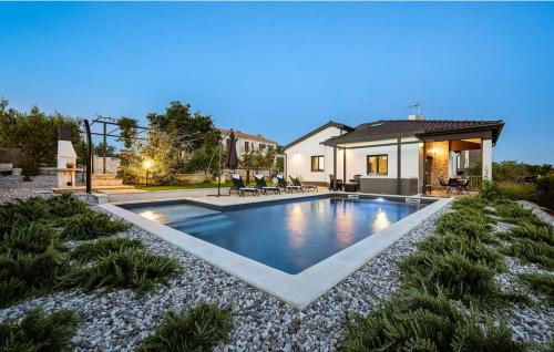 Villa LunaSol — 4-Star Luxury Hotel in Kastelir, Croatia