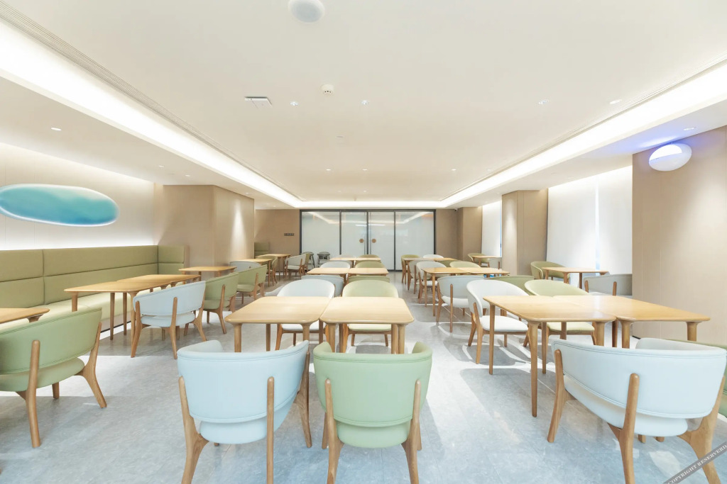 Full Season Hotel in Chengdu, People's Republic of China