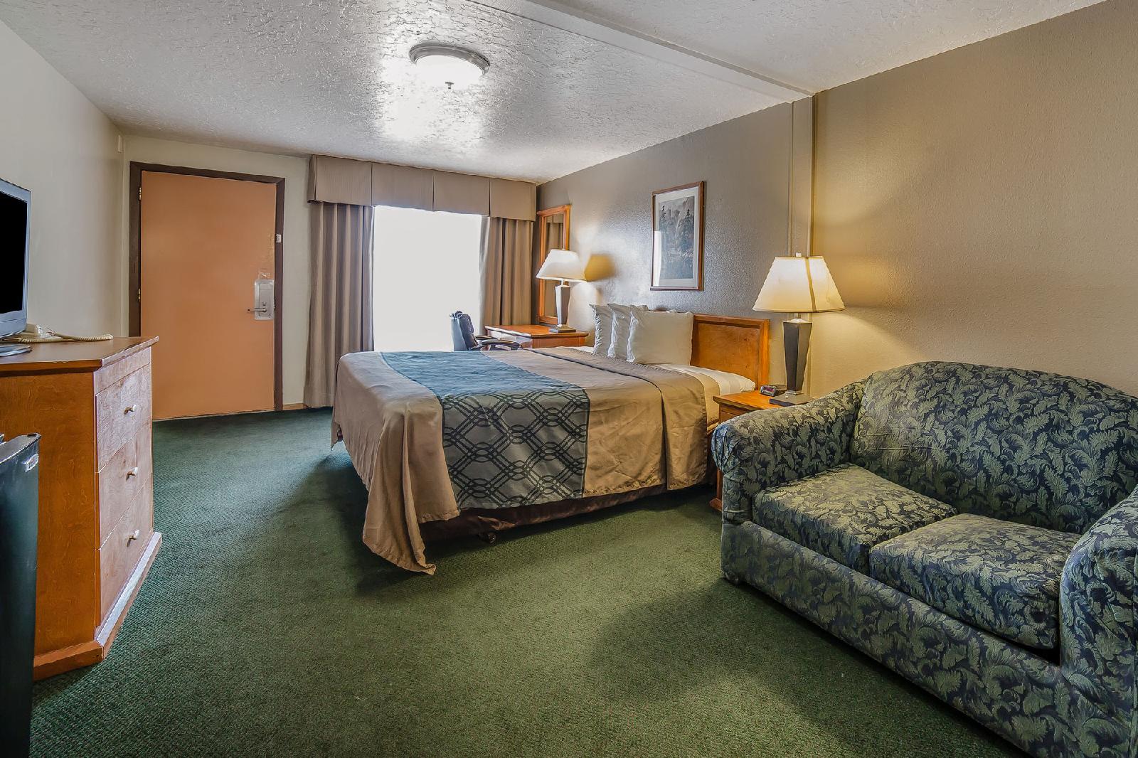 Econo Lodge Downtown - photo 8