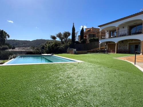 Casa Mas Cabañas con piscina infinita con playa — 4-Star Luxury Hotel in Calonge, Spain