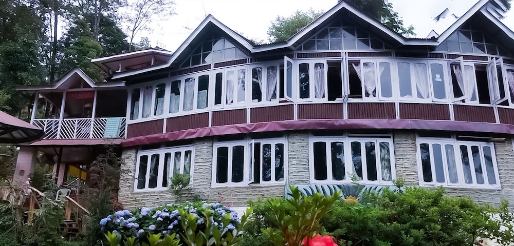 Superview Waterfall - carbon neutral hotel in Gangtok