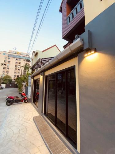 Sea U Hotel - last minute hotel in Patong
