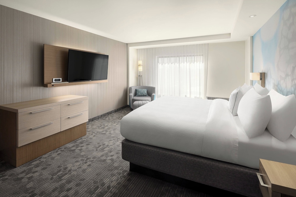Courtyard By Marriott Seattle Northgate - photo 11