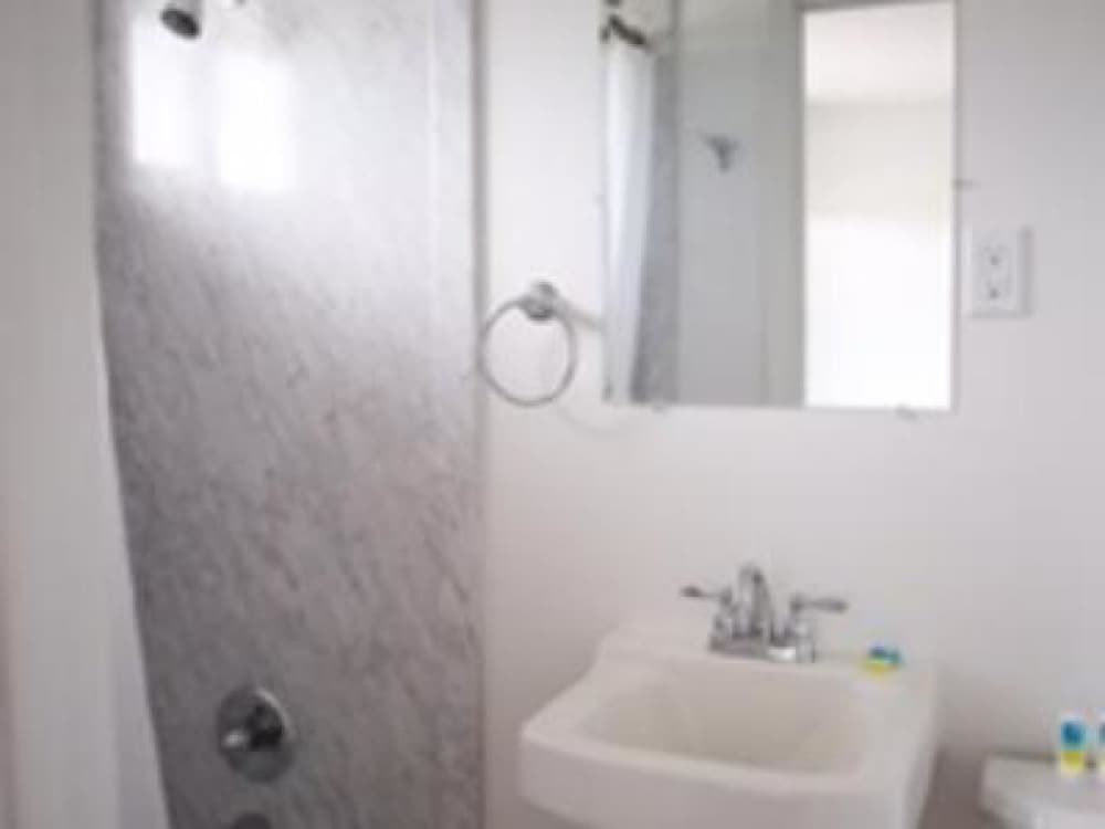 Three Lakes Motel - photo 21