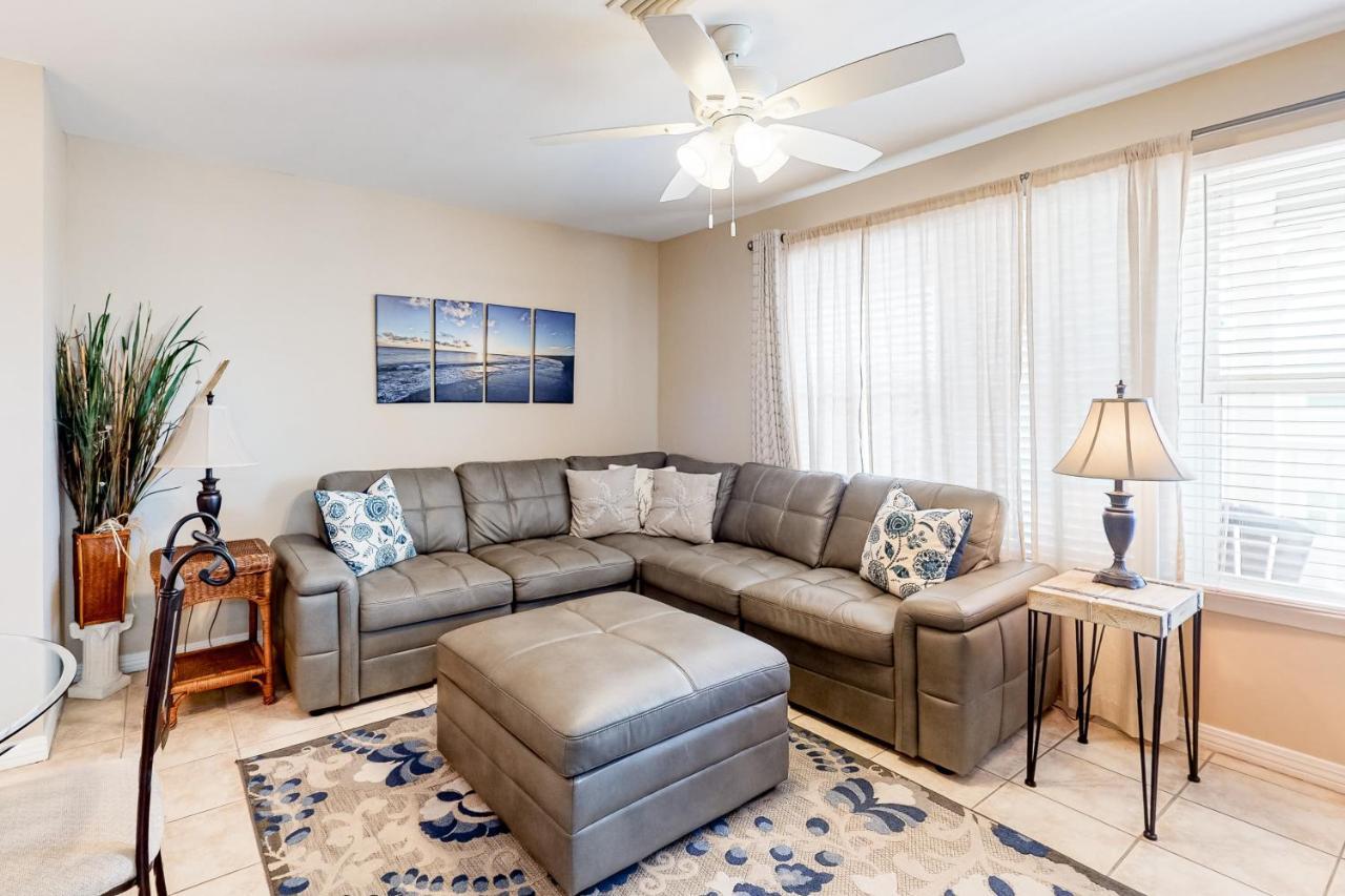 Three C's 202 - last minute hotel in Gulf Shores