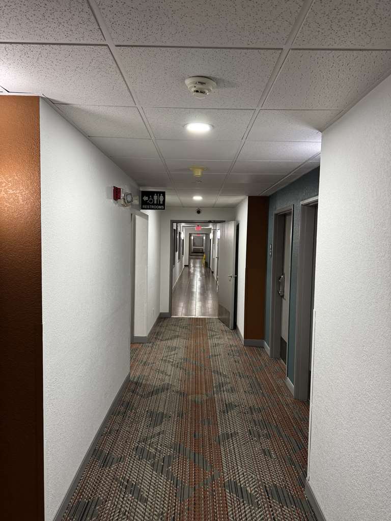 Comfort Suites Omaha Northwest - photo 48