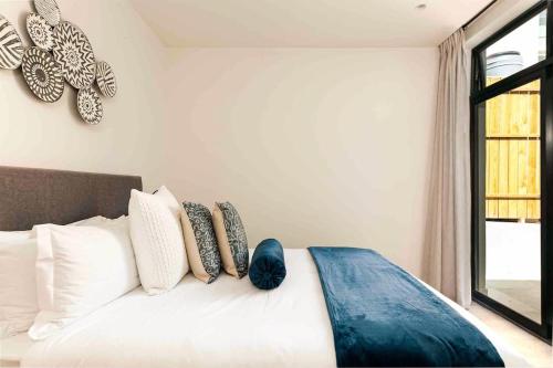 The Palm Flats Seaside Bliss 300m from Sea