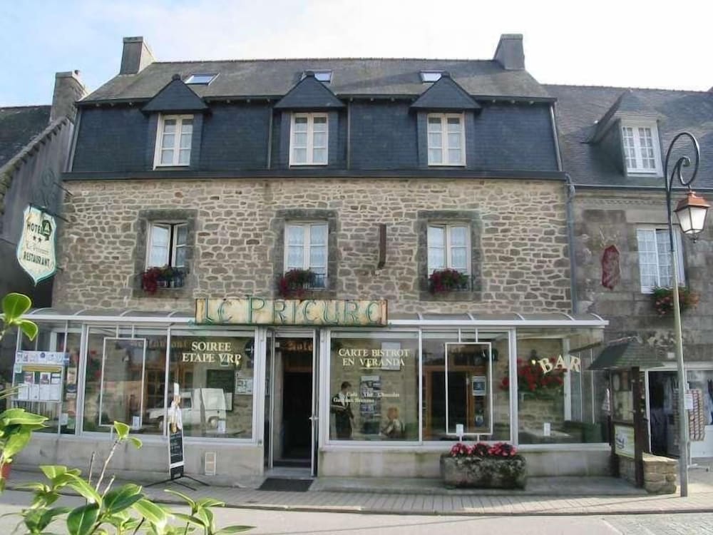Le Prieuré - carbon neutral hotel in Quimper