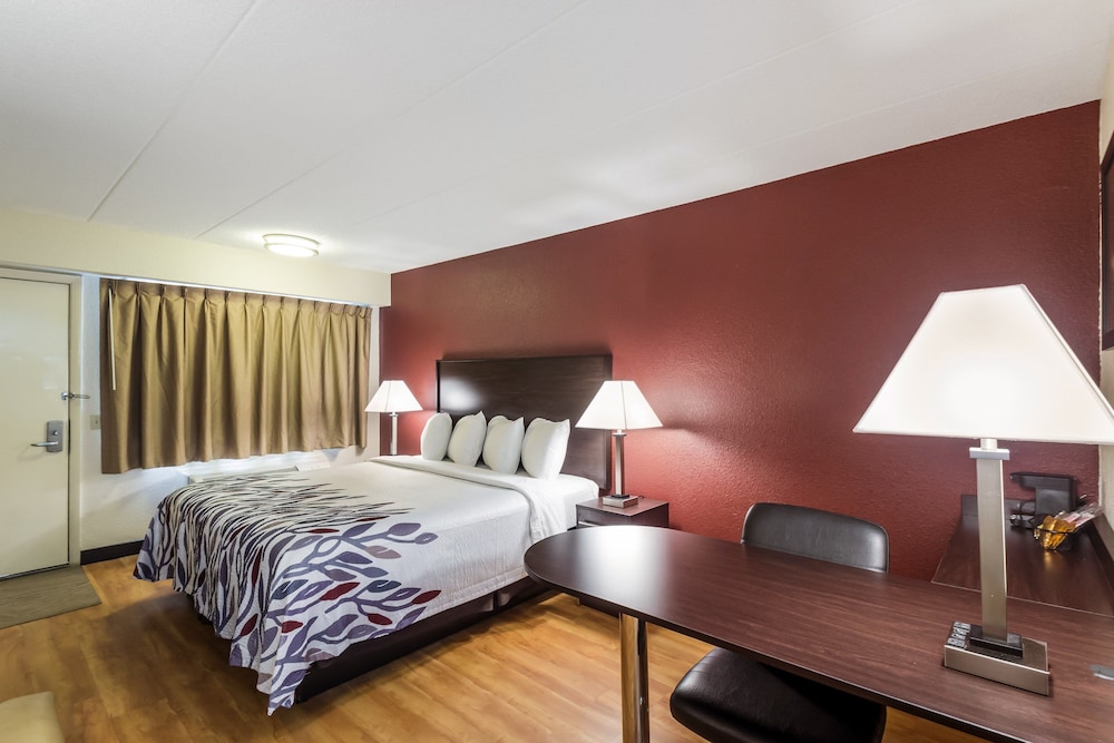 Red Roof Inn Milwaukee Airport Oak Creek - photo 20