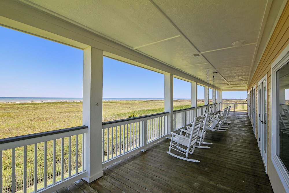 4515bfflampwnh Beachfront Flamingo - featured photo