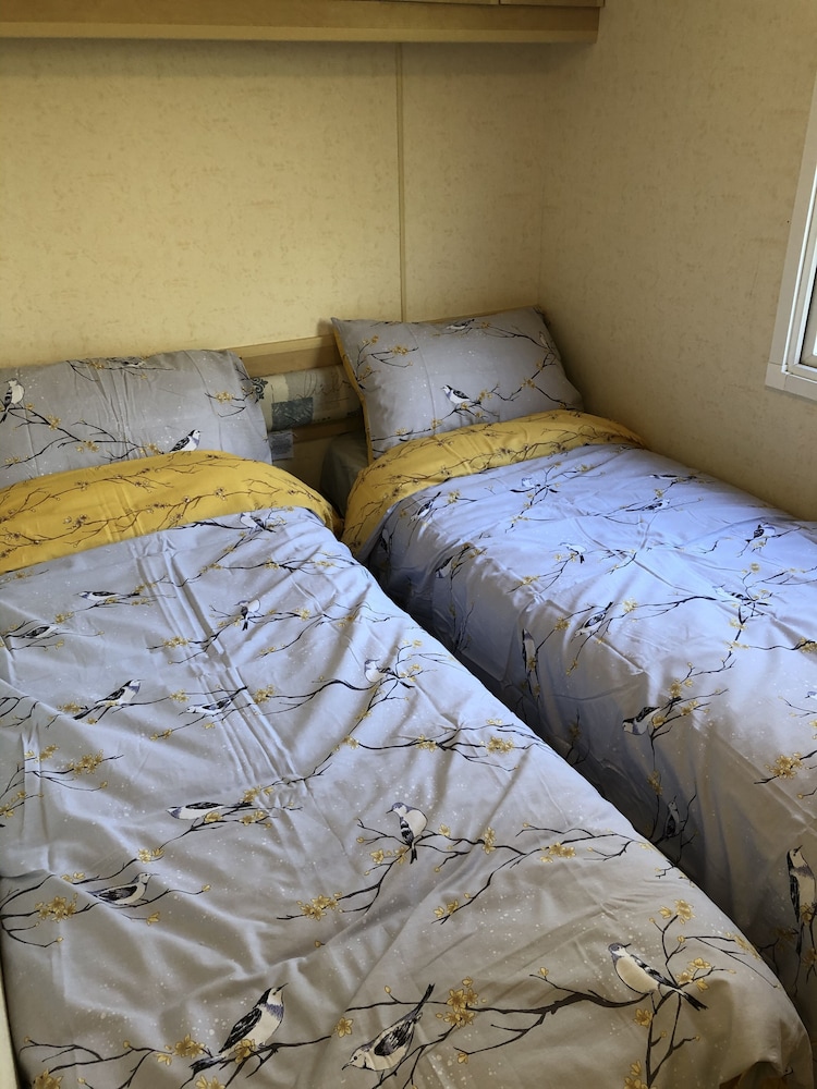 Captivating 2 bed Static Caravan in Holyhead in Holyhead, United Kingdom