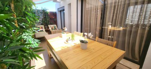 Sky View Casa 2 Bed rooms au coeur du Maarif — 4-Star Luxury Hotel in Casablanca, Morocco
