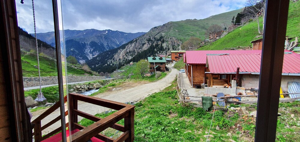 Ispendam Butik Otel in Caykara, Turkey