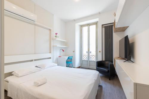 Corso Venezia Suite with double bathroom and balcony — 4-Star Luxury Hotel in Milan, Italy