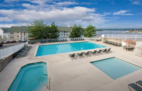 Wyndham Lake of the Ozarks 3BR Apartment with Resort Access — 4-Star Luxury Hotel in Osage Beach, United States