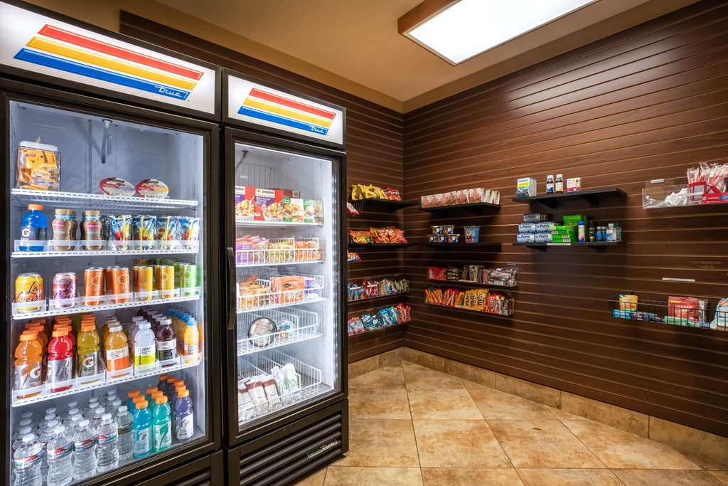 La Quinta Inn & Suites by Wyndham Eugene - photo 28