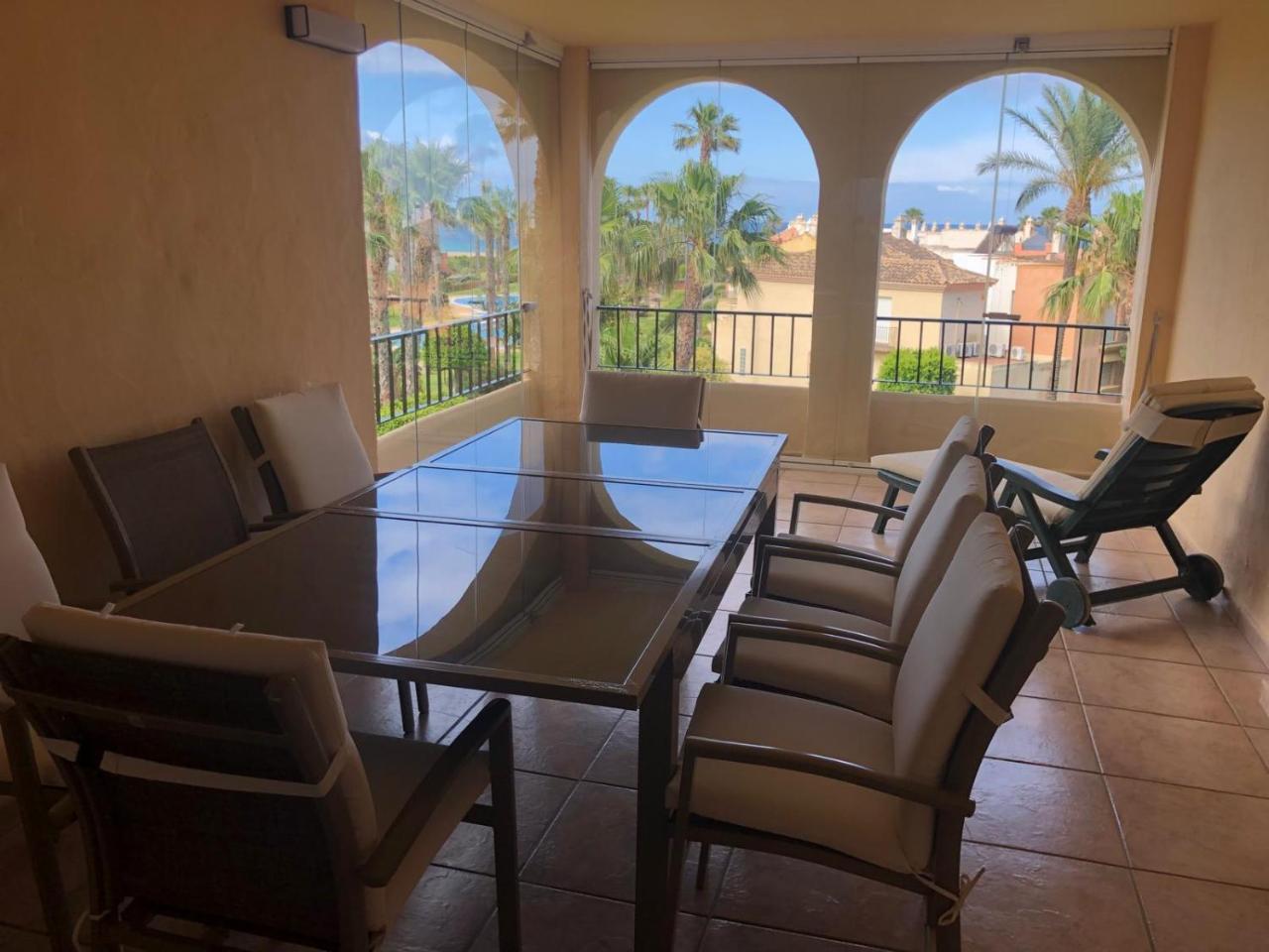 Frontal En Jardines de Zahara 3 Dorm Y 2 Banos — carbon neutral stay, Tarifa