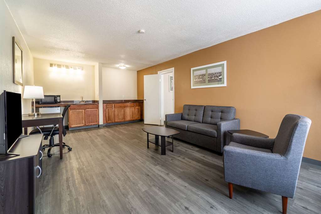 Quality Inn & Suites Vandalia near I 70 and Hwy 51 - photo 34
