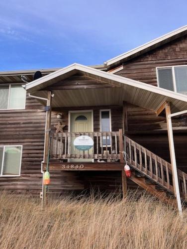 Rudders Rest in Pacific, United States