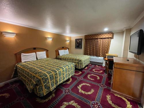 Sunrise inn - photo 24