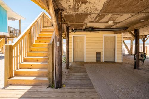 Dip Inn by Oak Island Accommodations - photo 49