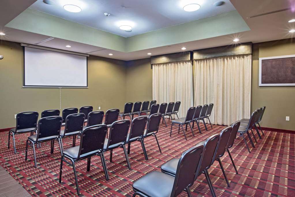 La Quinta Inn & Suites by Wyndham Boutte - photo 25