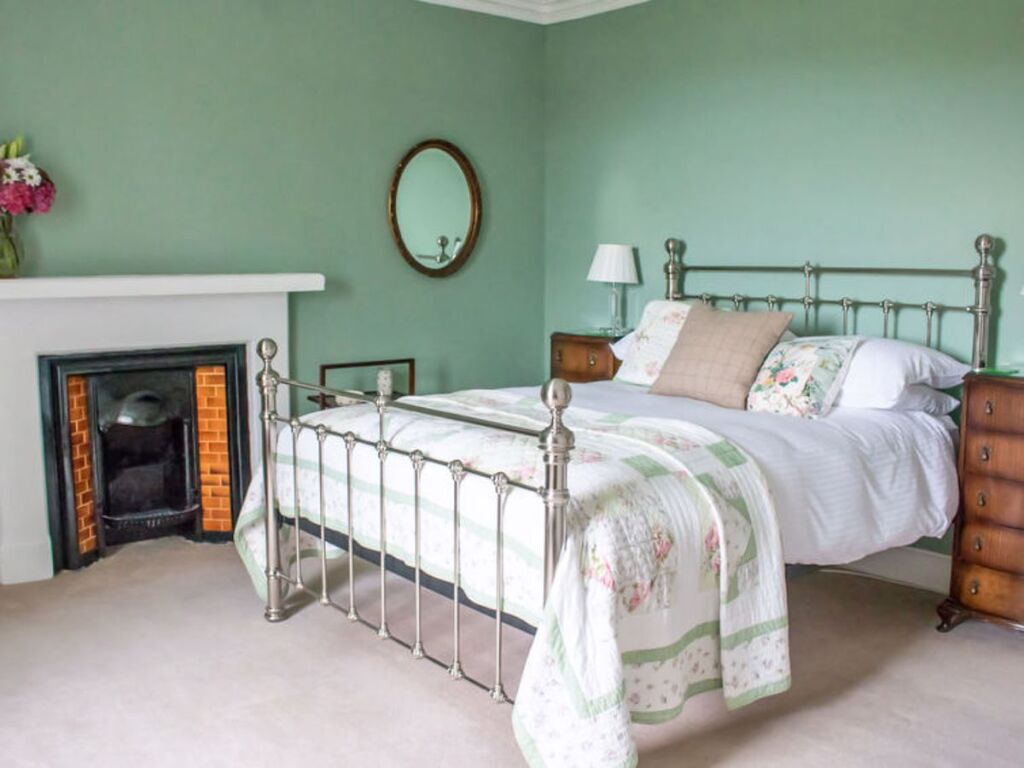 Holiday Home Dunvegan House — 4-Star Luxury Hotel in Portree, United Kingdom