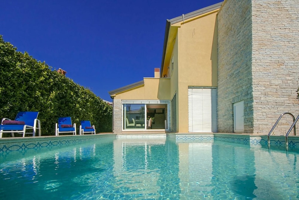 Villa Lidija — 4-Star Luxury Hotel in Porec, Croatia