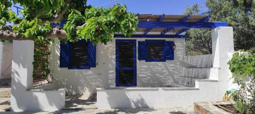 Chrysa's cottage house — 4-Star Luxury Hotel in Karystos, Greece