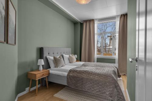Amazing Tromsø city apartment with free parking and lovely city views — 4-Star Luxury Hotel in Tromso, Norway