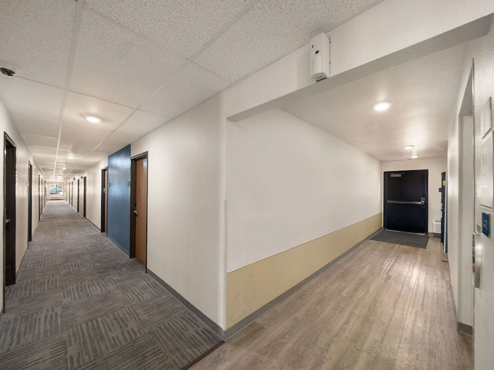 WoodSpring Suites Rockwall East Dallas - photo 32