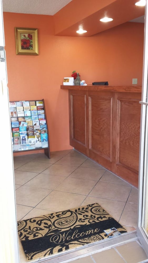 Texas Inn North Brownsville - photo 4