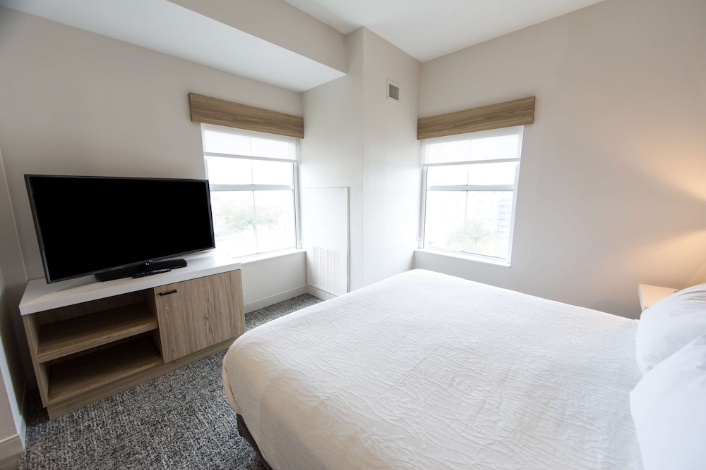 Hilton Garden Inn Savannah Historic District - photo 25