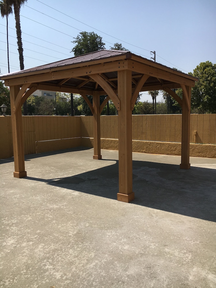 Riverside Inn & Suites - photo 41