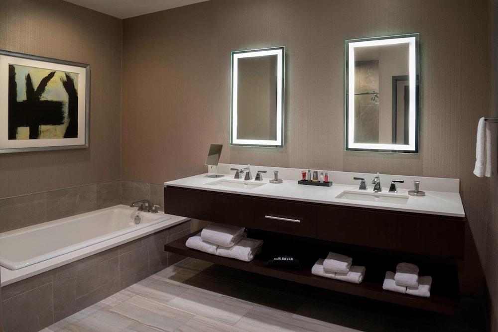Buffalo Marriott At Lecom Harborcenter - photo 19