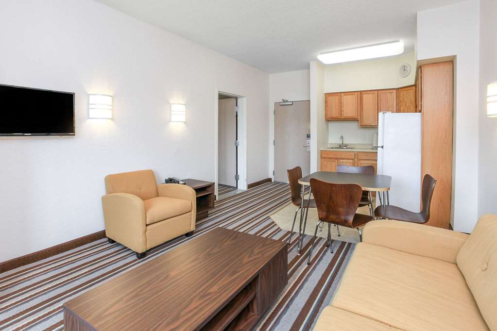 Super 8 by Wyndham Sault Ste. Marie - photo 12