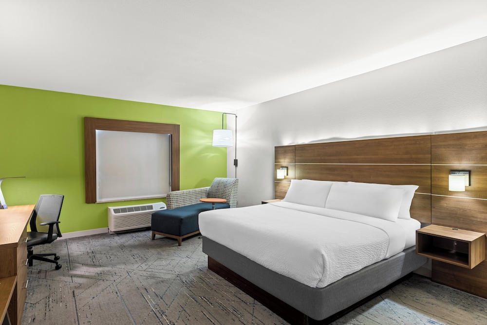 Holiday Inn Express and Suites Savannah Midtown by IHG - photo 8
