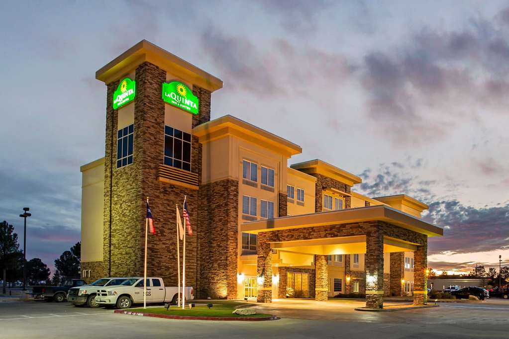 La Quinta Inn & Suites by Wyndham Pecos - photo 5