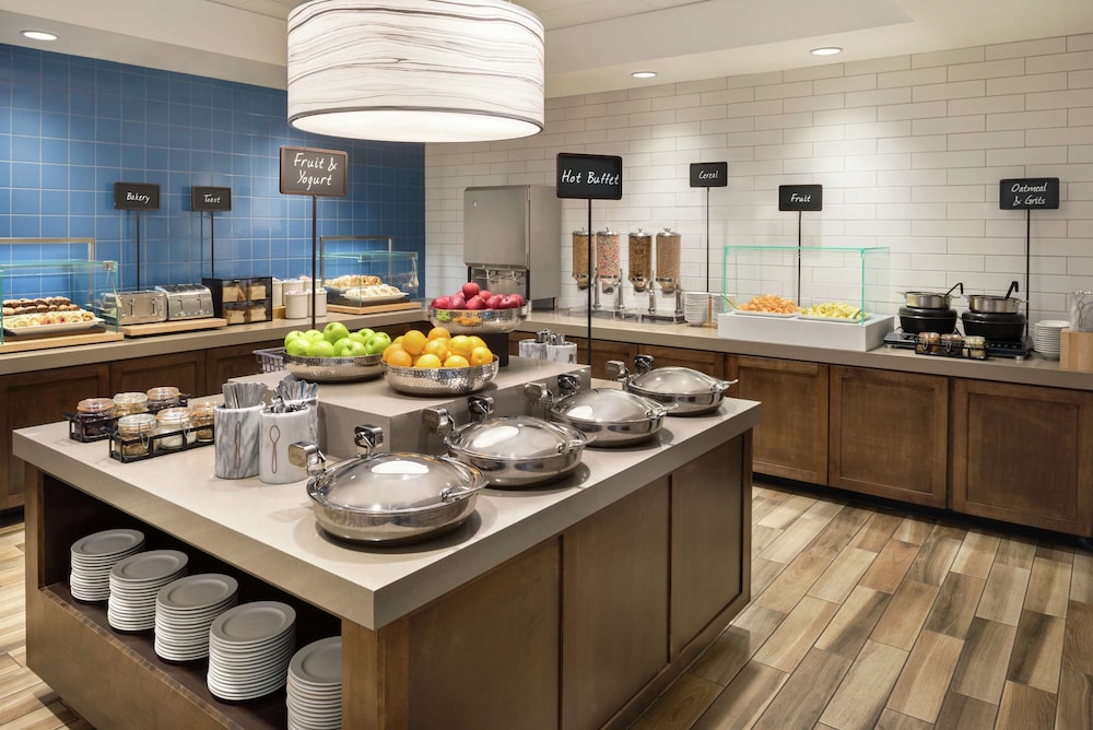 Embassy Suites by Hilton Atlanta Alpharetta - photo 29