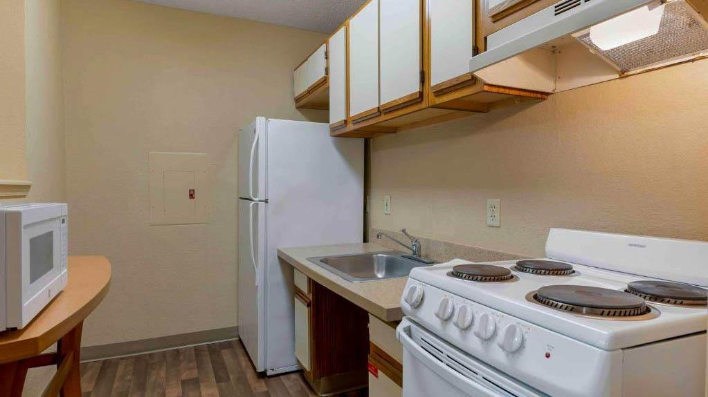 Studio 6 Suites Charlotte NC Tyvola Rd Executive Park - photo 46