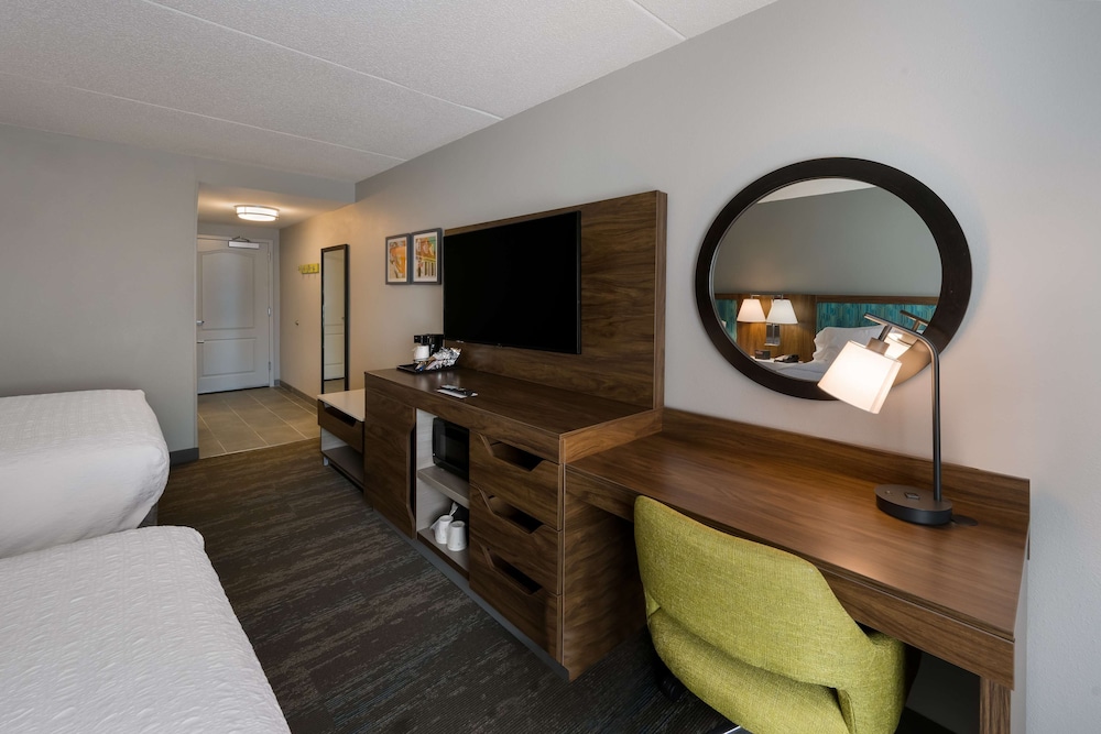 Hampton Inn & Suites Fredericksburg at Celebrate Virginia - photo 26