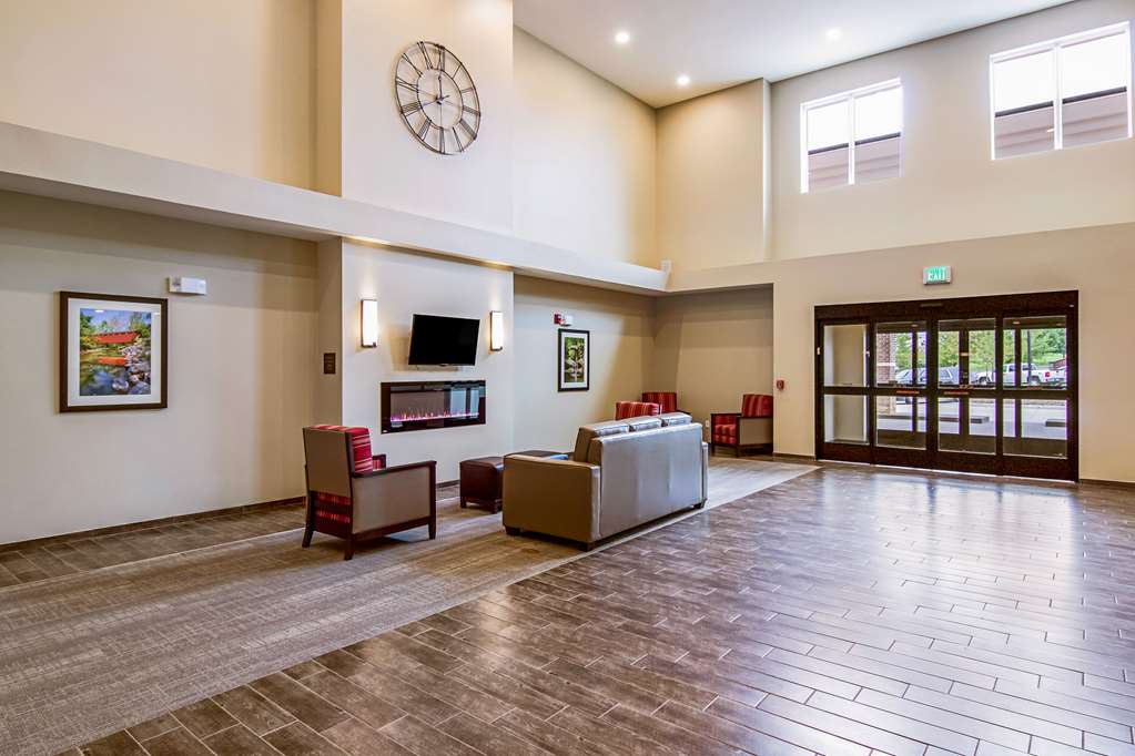 Comfort Suites Wooster near University Campus - photo 8